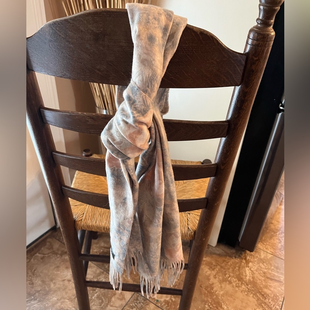 Emanuel Geraldo scarf made in Italy soft comfy with fringe floral design